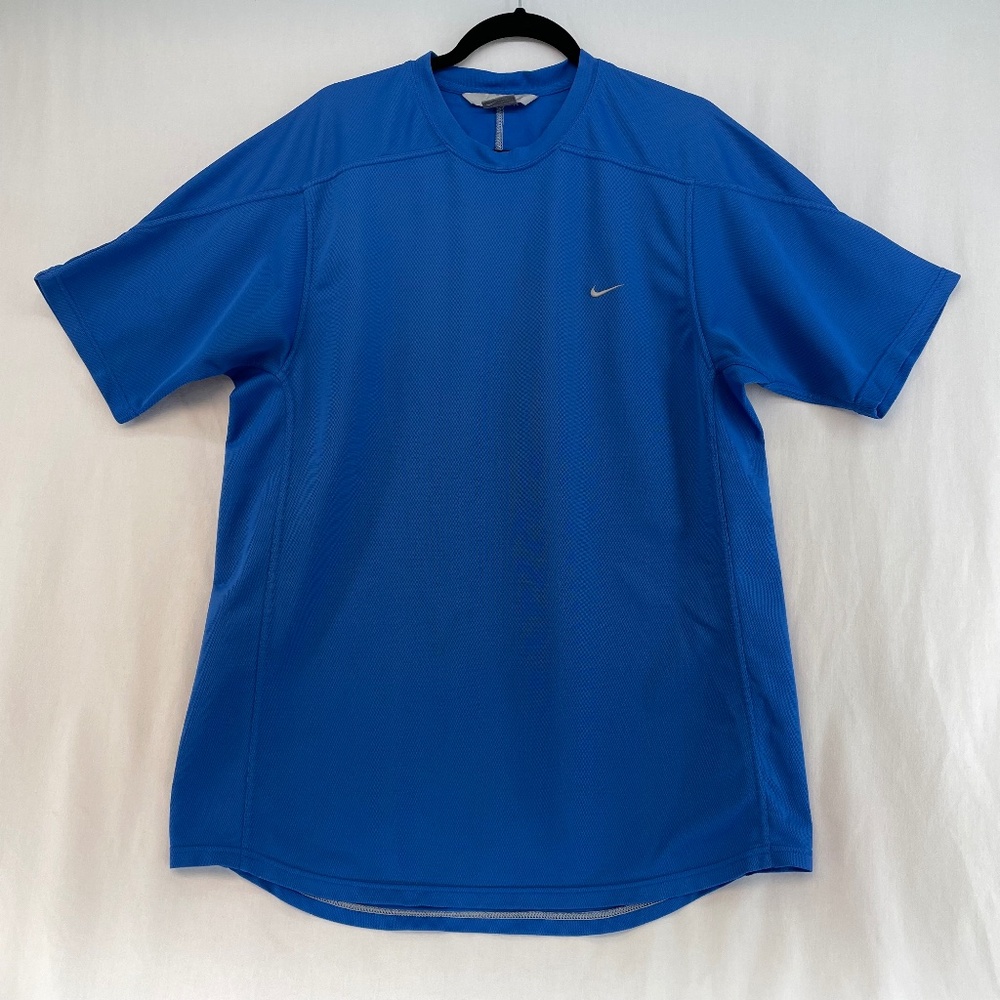 Nike Athletic T-Shirt Bright Blue Embordered Logo Men’s Size Extra Large